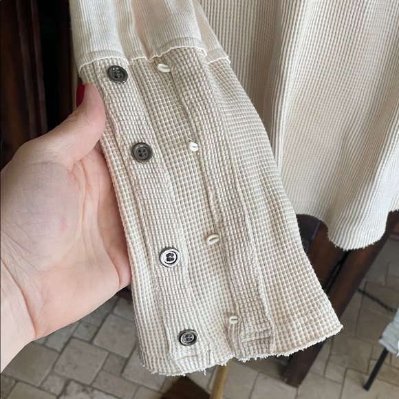 POL Mixed Media Cream V-Neck Button Detail Women's Top Blouse Small - Picture 2 of 9